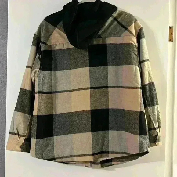 Like new youth large flannel jacket - Picture 4 of 6